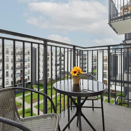 Cozy Apartment With Parking Bakalarska By Noclegi Renters Warszawa Eksteriør bilde