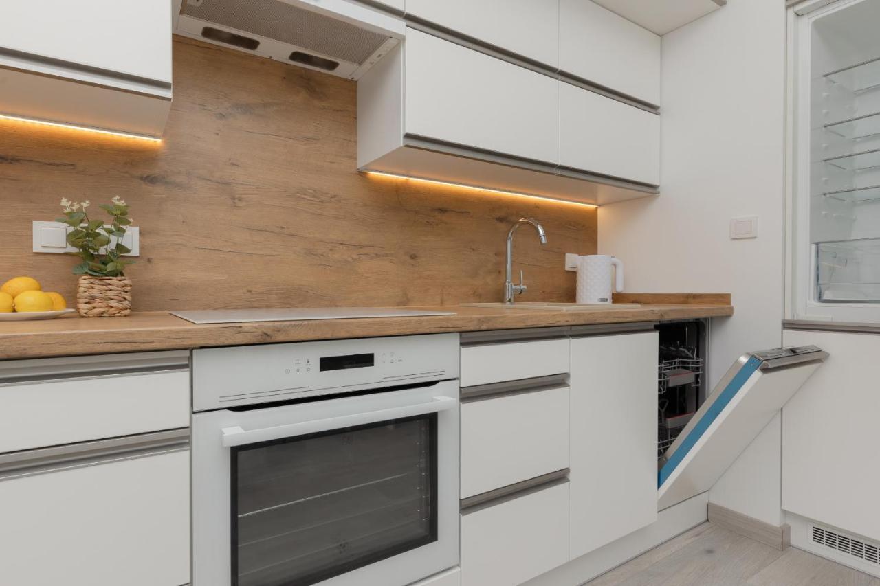 Cozy Apartment With Parking Bakalarska By Noclegi Renters Warszawa Eksteriør bilde