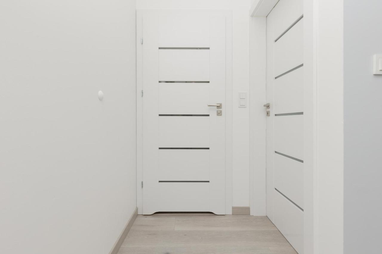 Cozy Apartment With Parking Bakalarska By Noclegi Renters Warszawa Eksteriør bilde